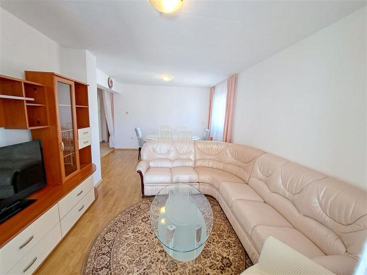 Apartment A1, for 7 persons
