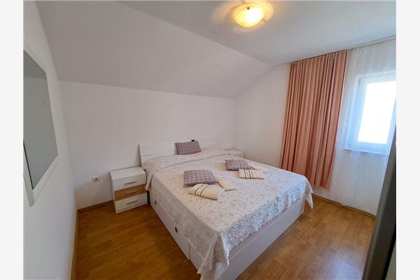 Apartment A1, for 7 persons