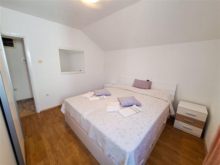 Apartment A1, for 7 persons