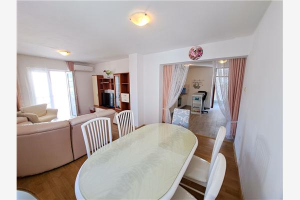 Apartment A1, for 7 persons