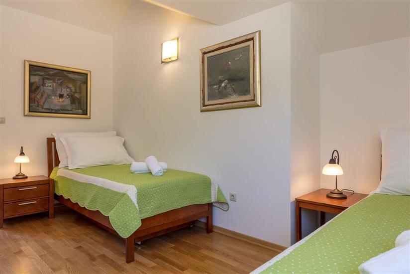 House K1, for 8 persons