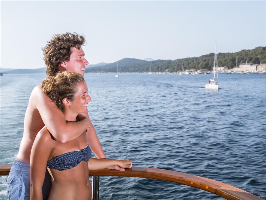 Couple-on-a-cruise