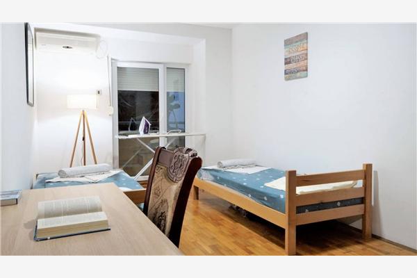 Apartment A1, for 5 persons