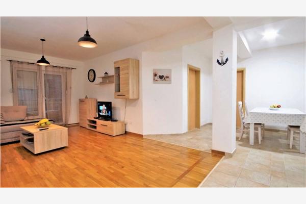 Apartment A1, for 5 persons