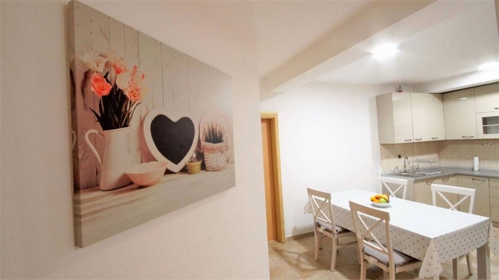 Apartment A1, for 5 persons