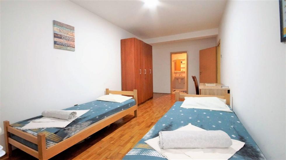 Apartment A1, for 5 persons