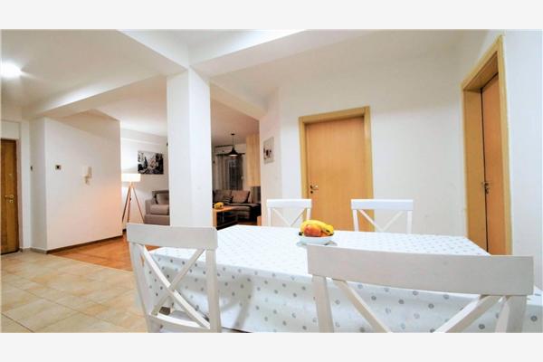 Apartment A1, for 5 persons