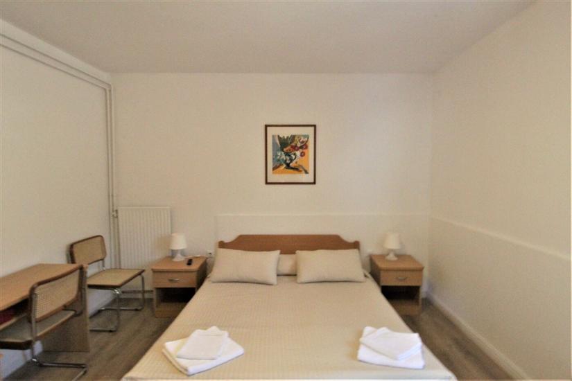 Room S2, for 2 persons