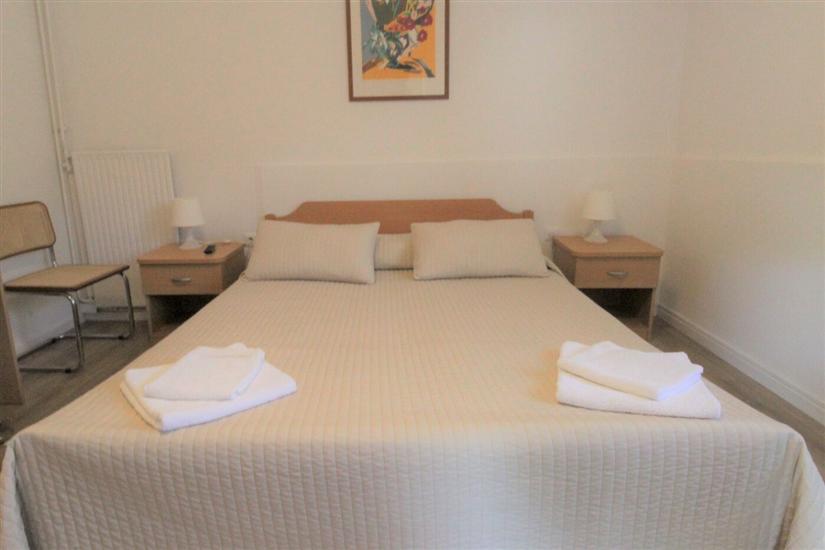 Room S2, for 2 persons