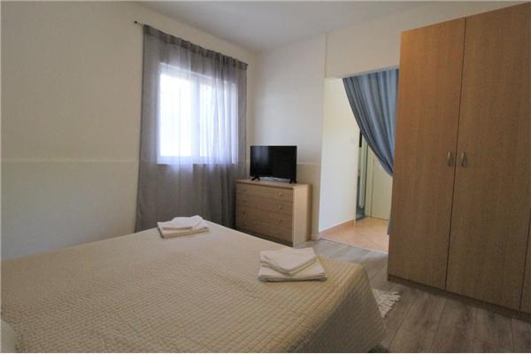 Room S2, for 2 persons