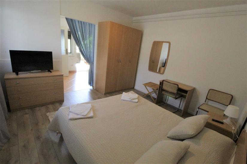 Room S2, for 2 persons