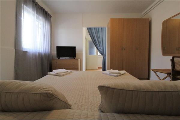 Room S2, for 2 persons