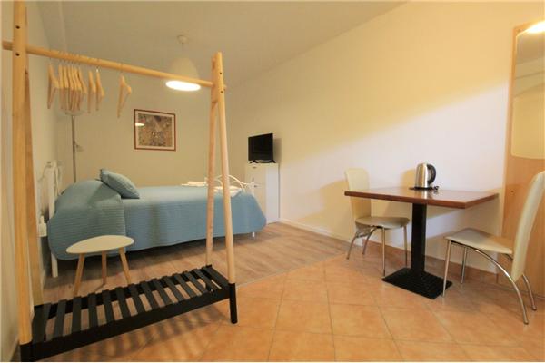 Room S3, for 2 persons