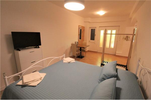 Room S3, for 2 persons