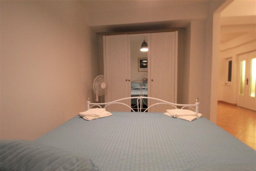 Room S3, for 2 persons