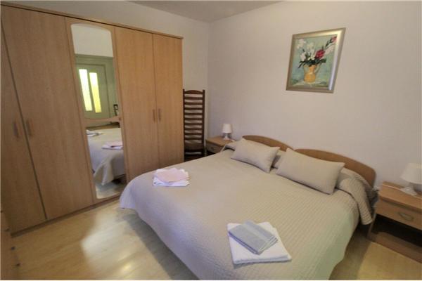 Room S4, for 2 persons