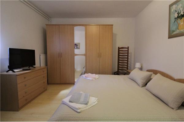 Room S4, for 2 persons