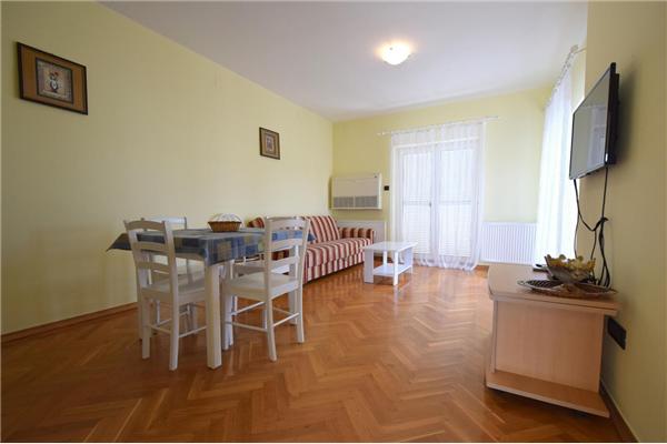 Apartment A2, for 5 persons