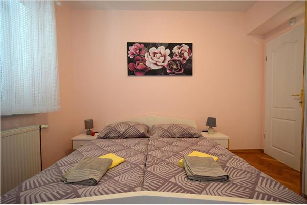 Apartment A2, for 5 persons