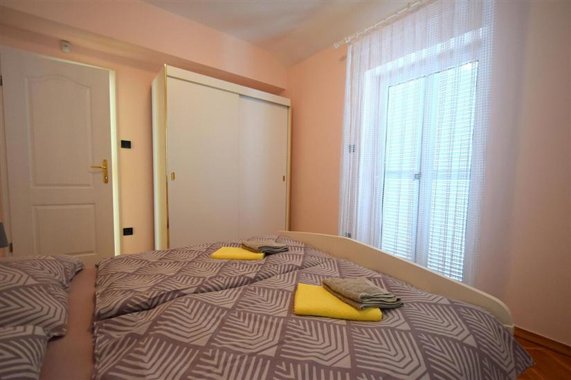 Apartment A2, for 5 persons