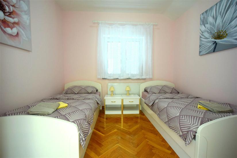 Apartment A2, for 5 persons