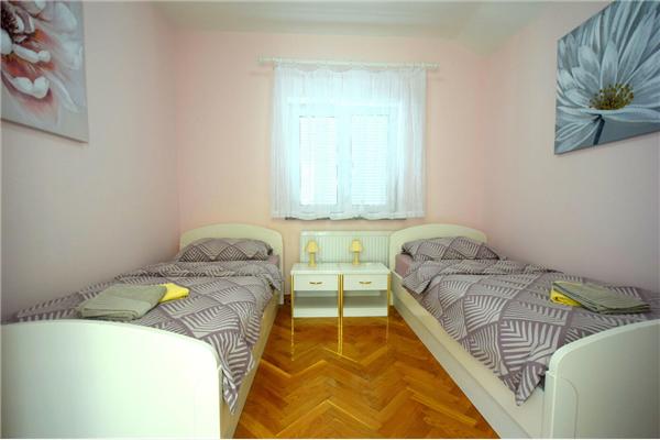 Apartment A2, for 5 persons