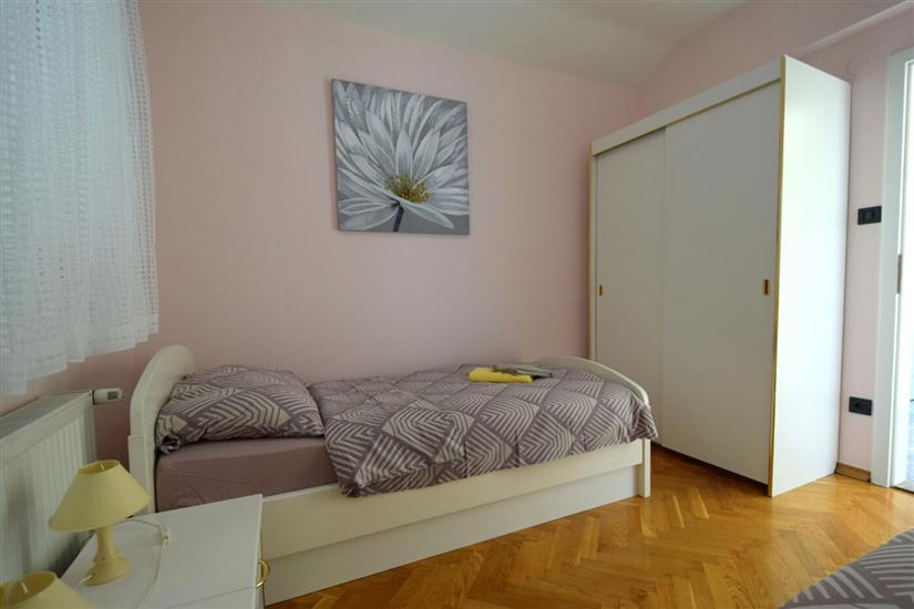 Apartment A2, for 5 persons