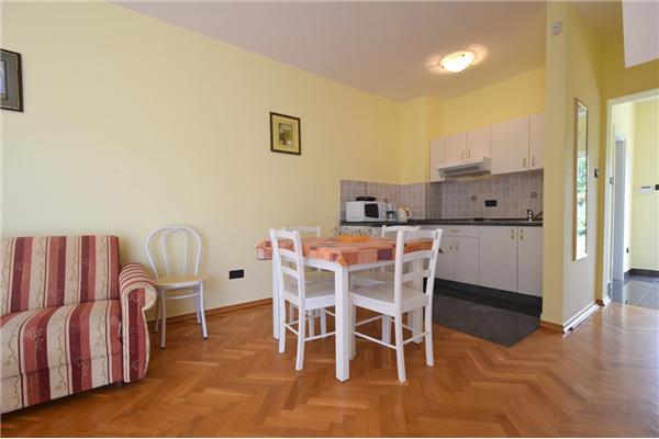 Apartment A1, for 5 persons