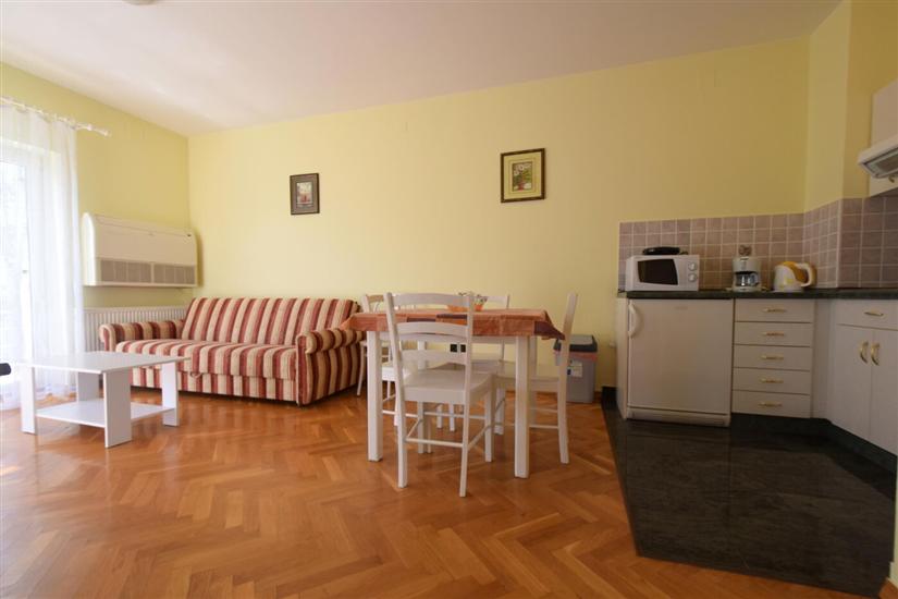 Apartment A1, for 5 persons