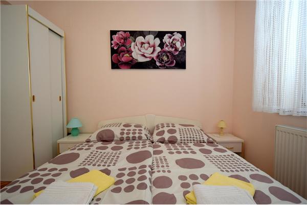 Apartment A1, for 5 persons
