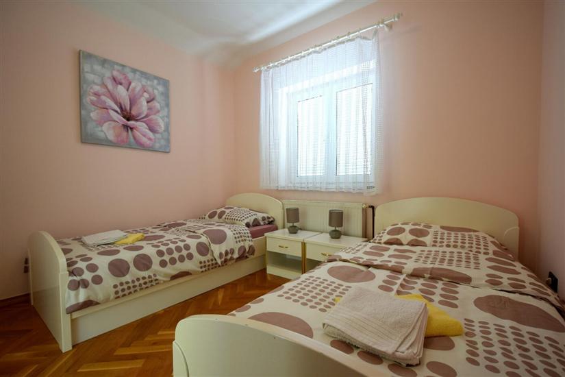 Apartment A1, for 5 persons