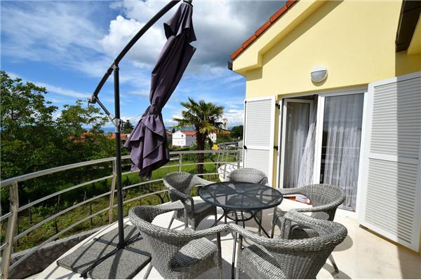 Apartment A1, for 5 persons