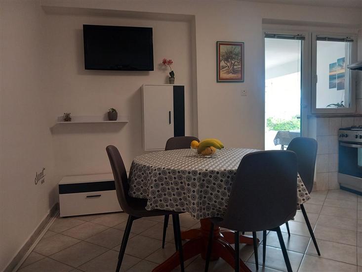 Apartment A2, for 5 persons