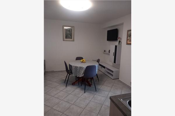 Apartment A2, for 5 persons