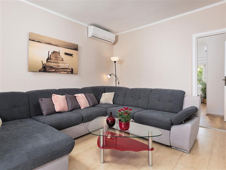 Apartment A1, for 6 persons