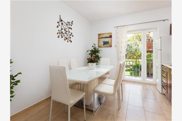 Apartment A1, for 6 persons