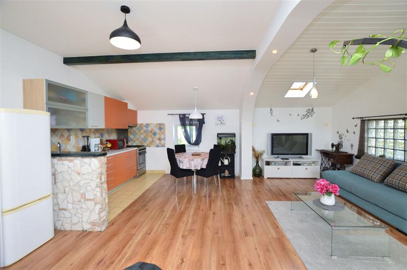 Apartment A1, for 5 persons