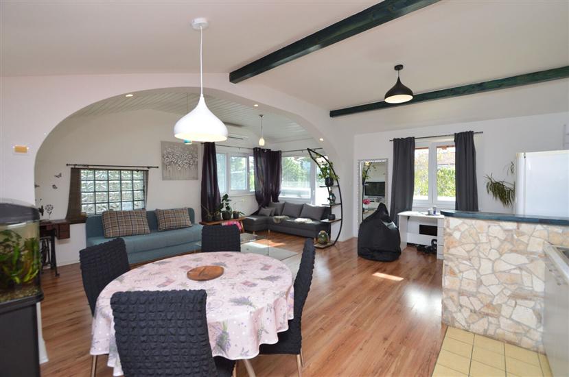 Apartment A1, for 5 persons