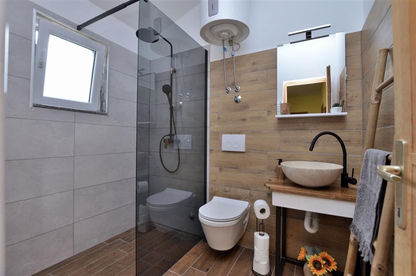 Apartment A1, for 5 persons