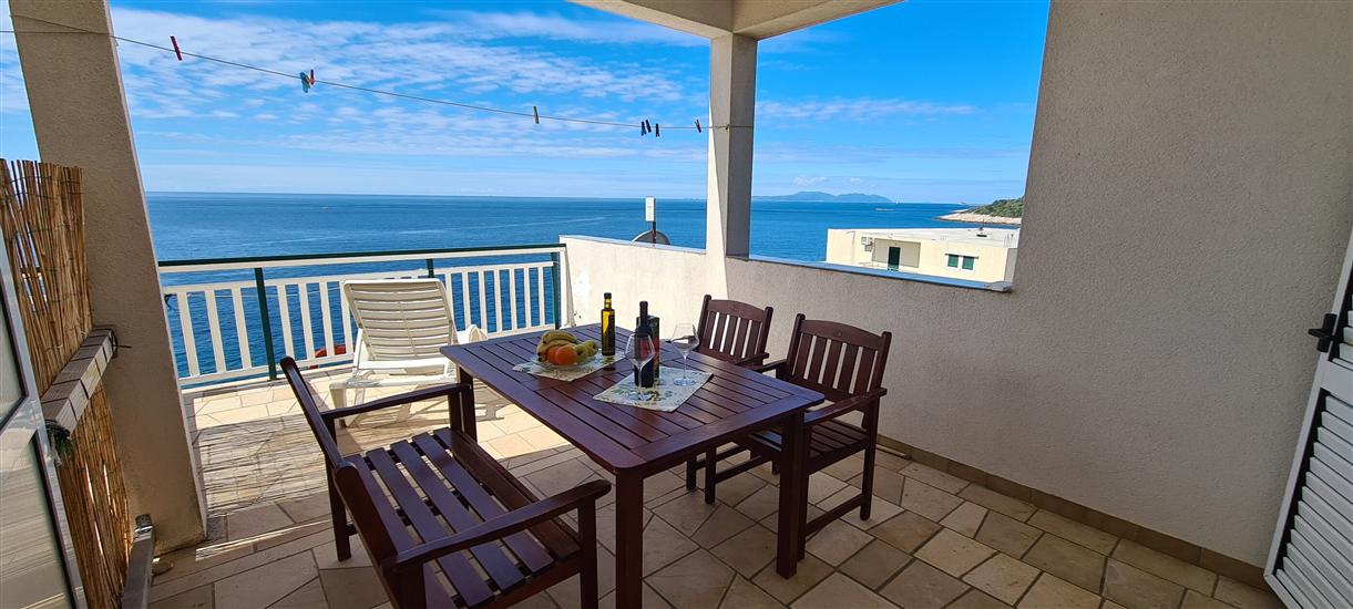 Apartment A4, for 3 persons