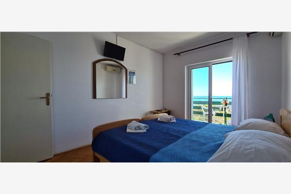 Apartment A9, for 2 persons