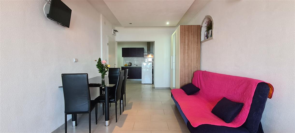 Apartment A10, for 3 persons