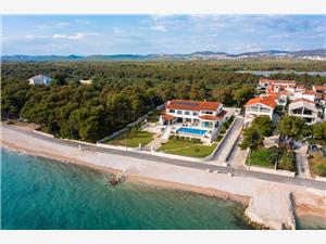 Villa Luxury Maja Zablaće Sibenik, Größe 1000,00 m2, Privatunterkunft mit Pool, Luftlinie bis zum Meer 10 m