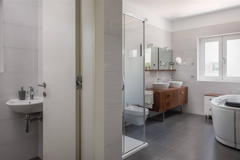 House K1, for 10 persons