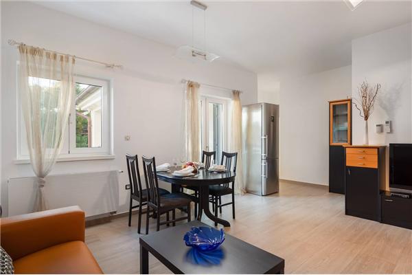 House K1, for 10 persons