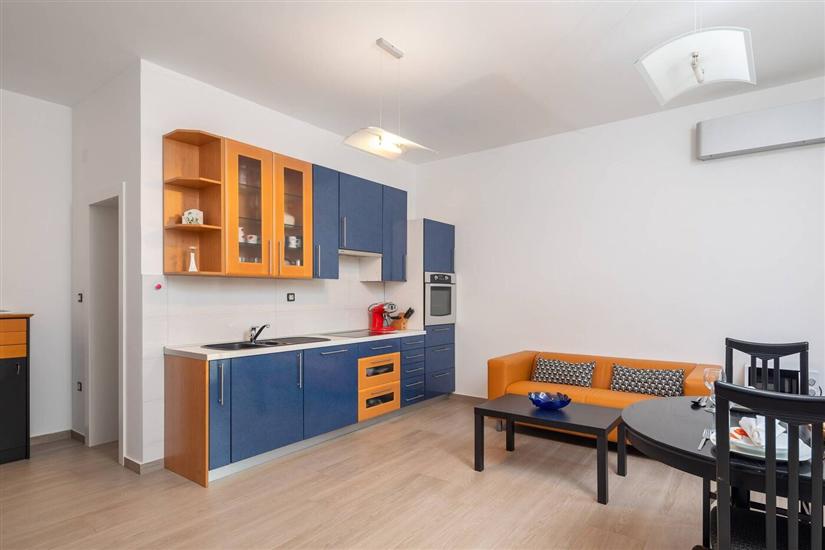 House K1, for 10 persons