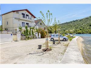 Ferienwohnung Bosiljka Šibenik Riviera, Größe 120,00 m2, Luftlinie bis zum Meer 10 m