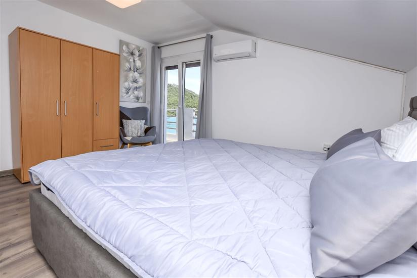 Apartment A1, for 5 persons