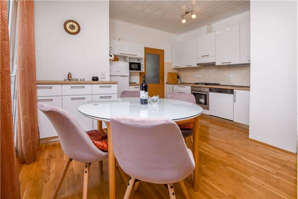 Apartment A1, for 5 persons