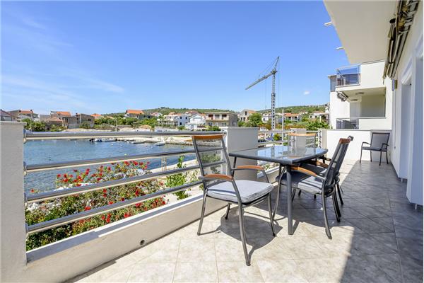 Apartment A1, for 5 persons